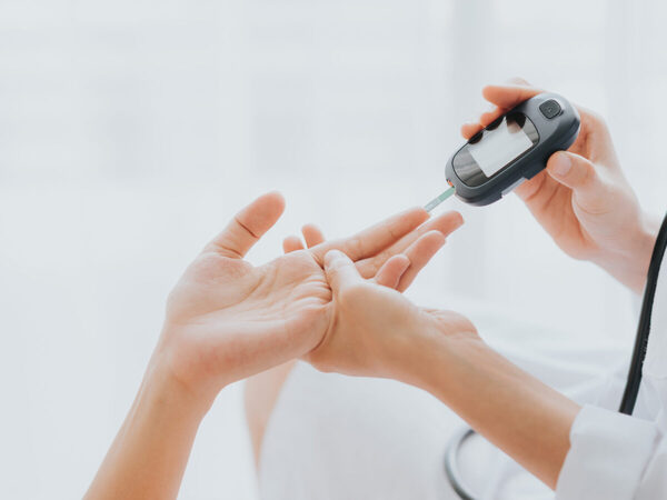 Khi có bất cứ biểu hiện nghi ngờ bệnh tiểu đường ở trên thì nên thăm khám bác sĩ